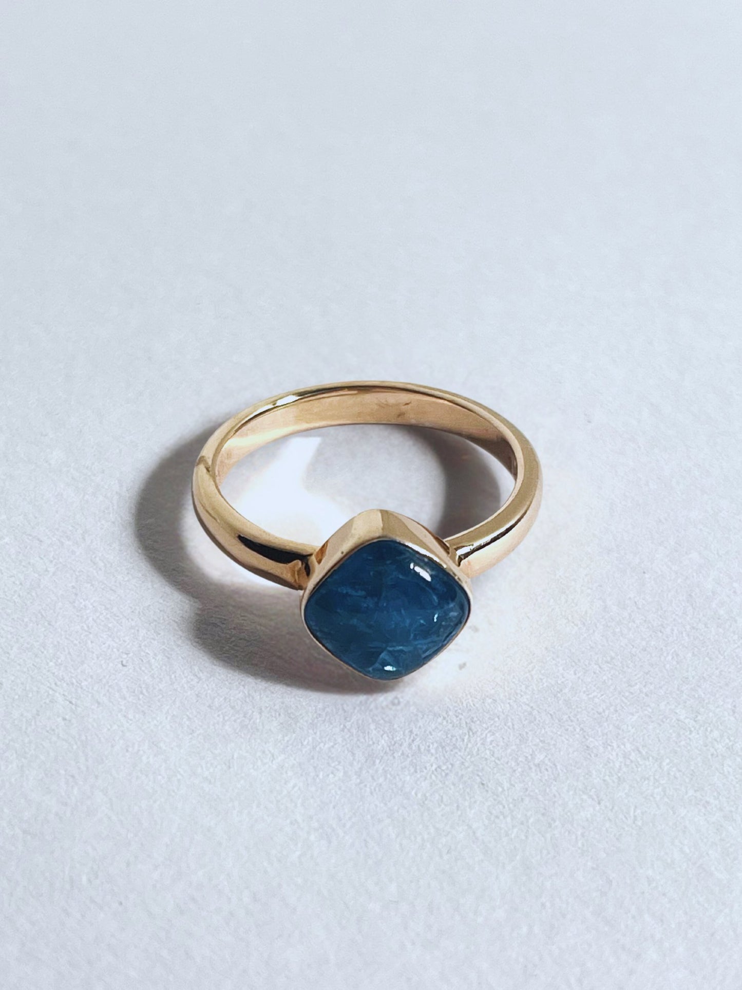 Neon Apatite Radiance Ring - Stellify