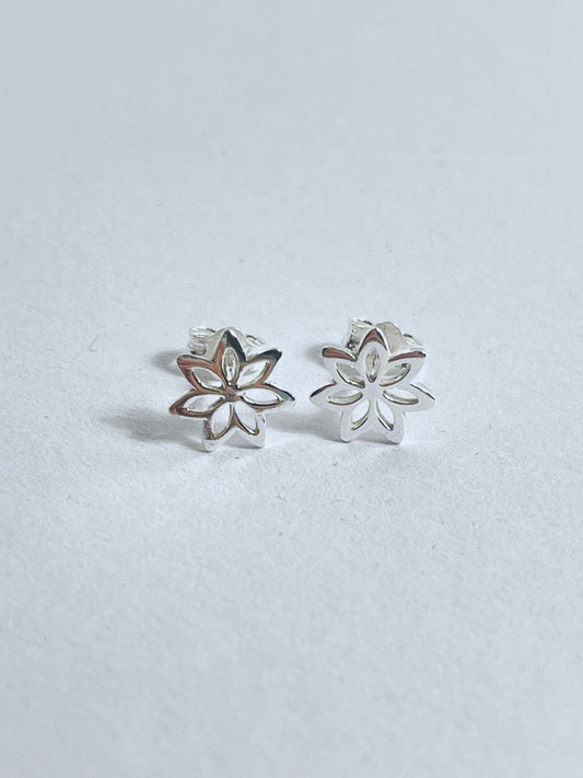 Open Flower Stud Earrings - Stellify