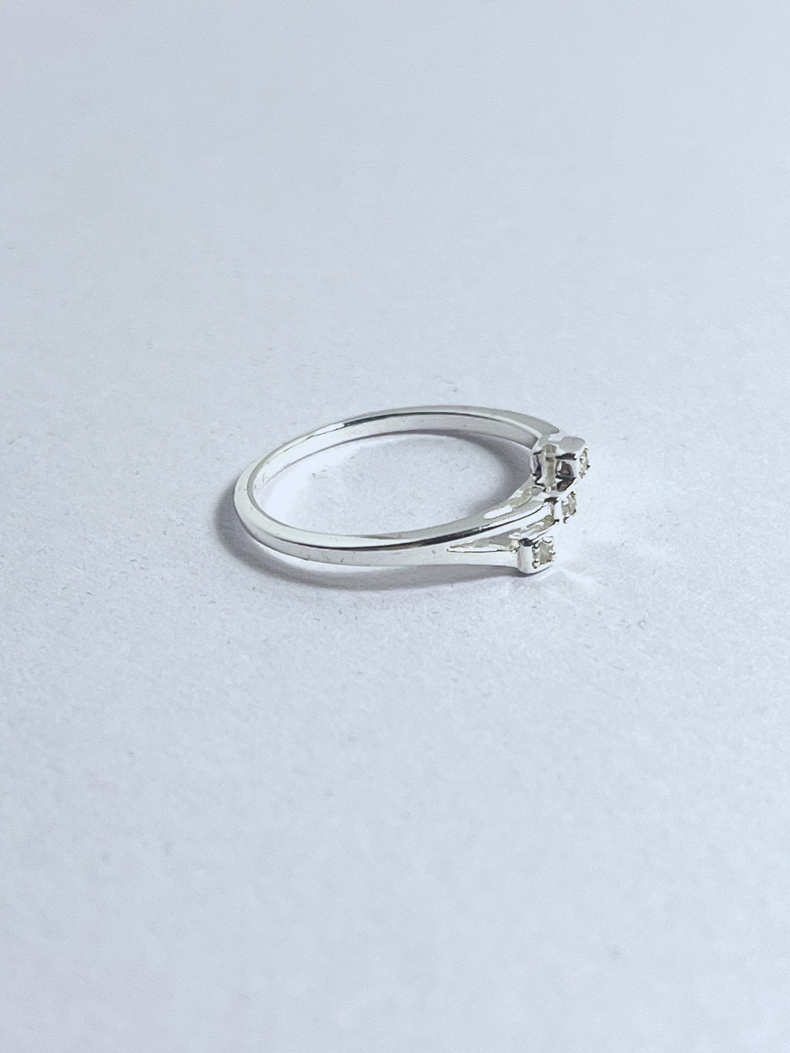 Sterling Silver 3 Stone Staggered White Diamond Ring - Stellify