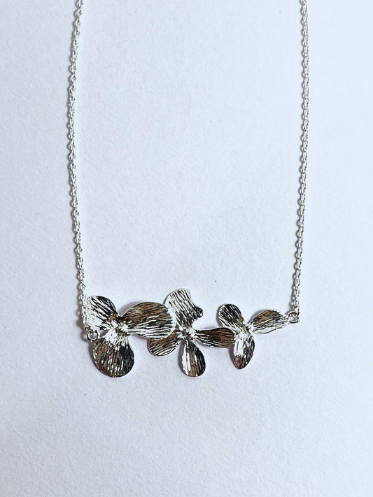Triple Flower Pendant Necklace - Stellify